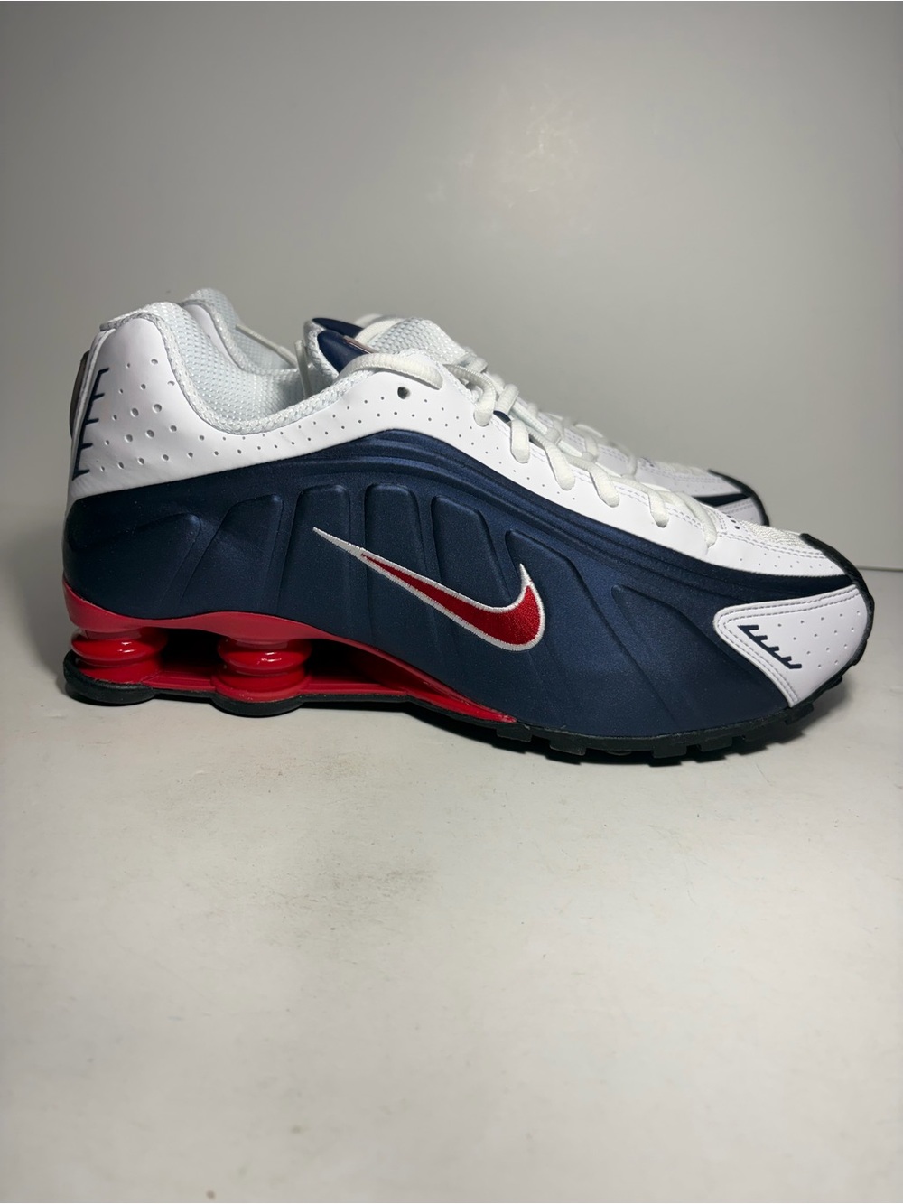 Nike Shox R4 Midnight Blue/Varsity Red/White Men US 10 Sneakers HQ1988-400
